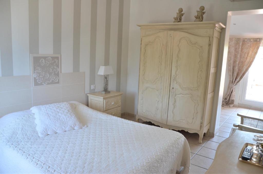 Hotel Villa Des Anges Grimaud Room photo