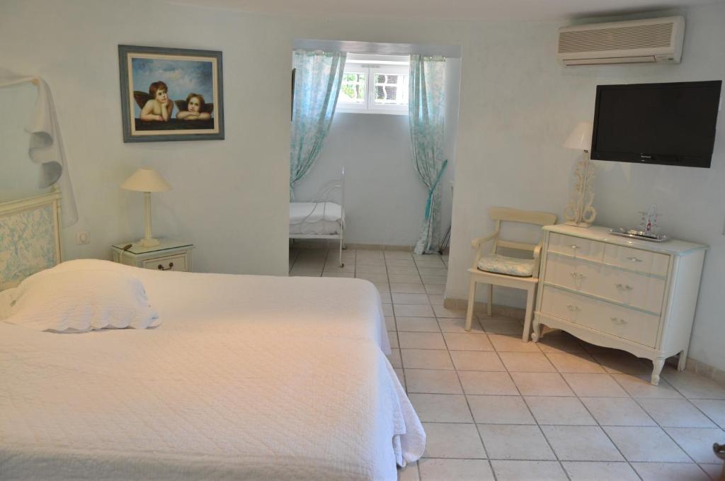 Hotel Villa Des Anges Grimaud Room photo